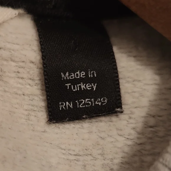 Colourful Lizard Sweater - Picture 3 of 5